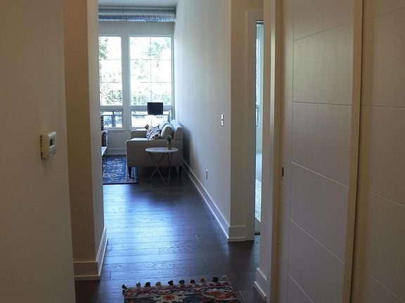 4th image of 410 N 1st St #6