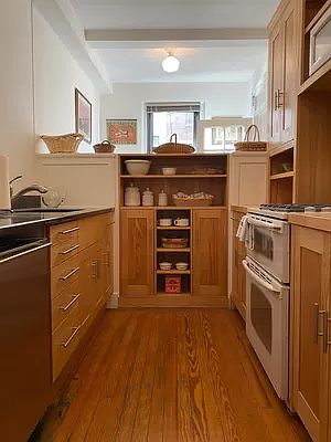 5th image of 310 W 106th St #4D