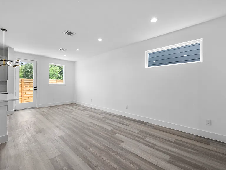 417 Thornton Rd — Photo 13