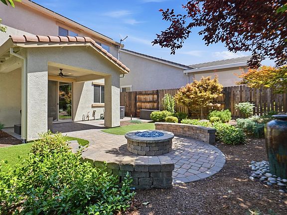 2nd image of 2240 Ranch View Dr