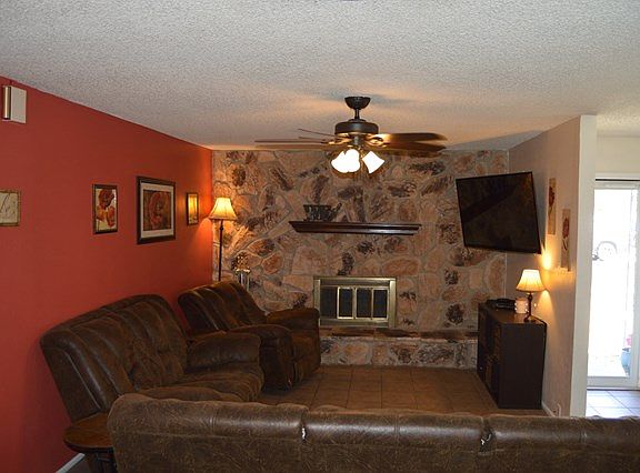 3rd image of 4301 Bonham Ave