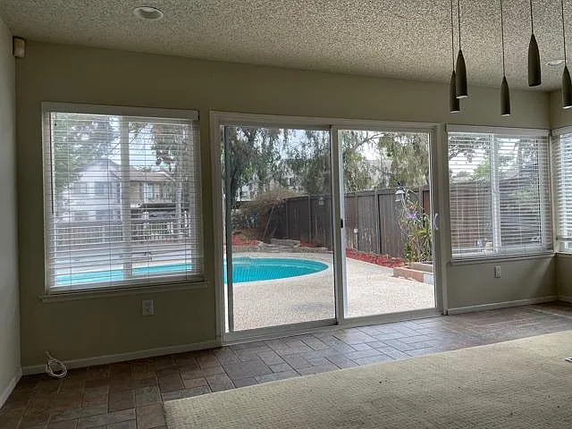 4 bed, 1614 sqft, $4,750 — Photo 4