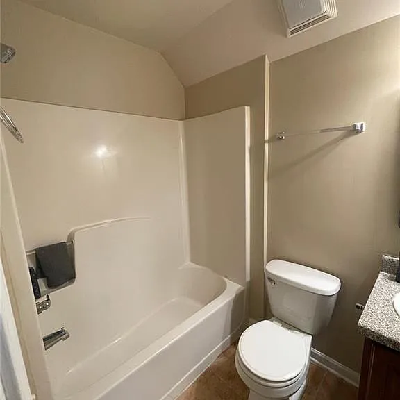 282 Village Dr — Photo 17
