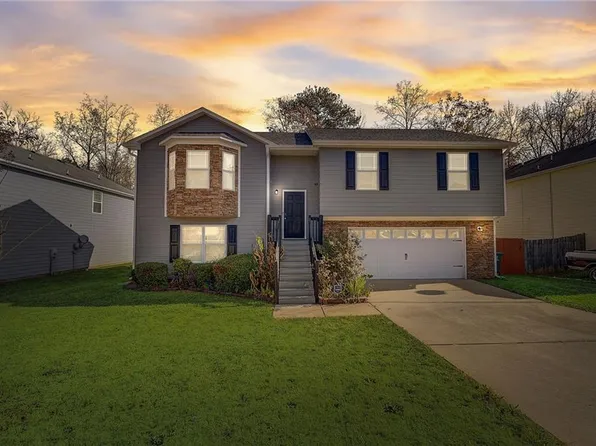 510 Simpson Place Dr, Forest Park, GA 30297
