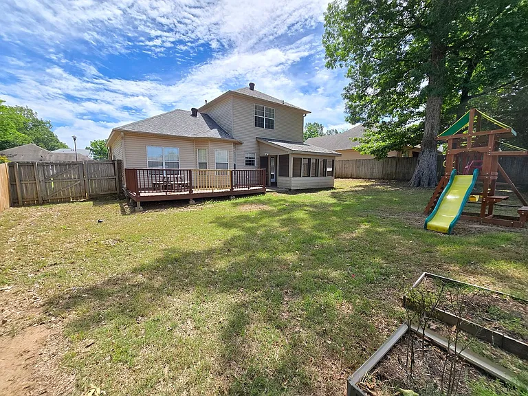 3215 Shelby Dr — Photo 15