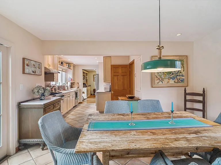 532 Butter Ln — Photo 6