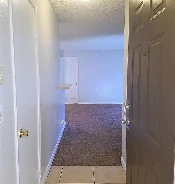 1st image of 2422 Bagley Ave