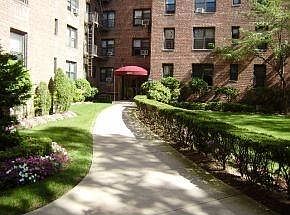 1st image of 2251 Plumb 1st St APT 3E
