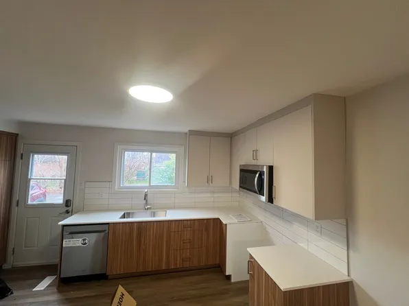 1482A Morisset Ave, Ottawa, ON K1Z 8H5