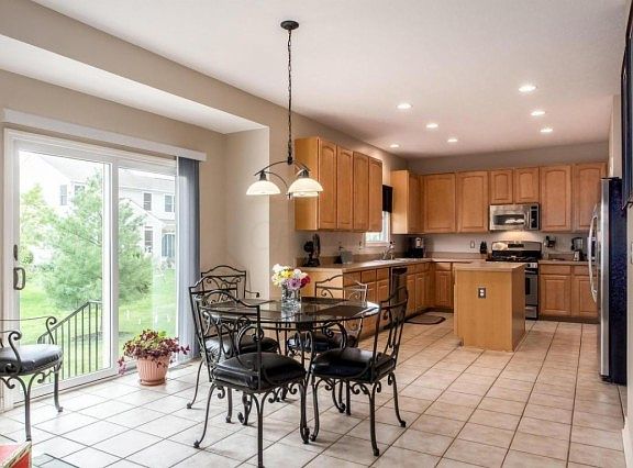 4th image of 1572 Summersweet Cir