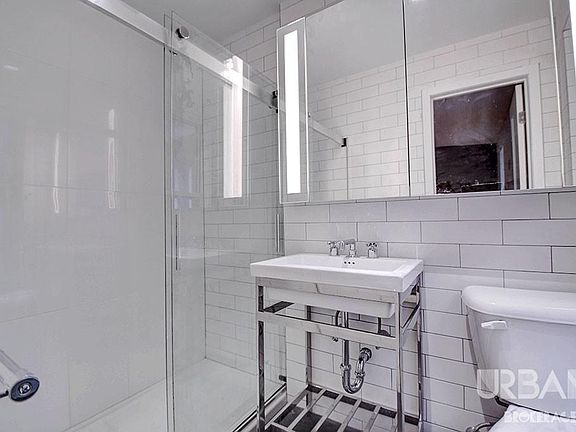 5th image of 90 E 10th St #1