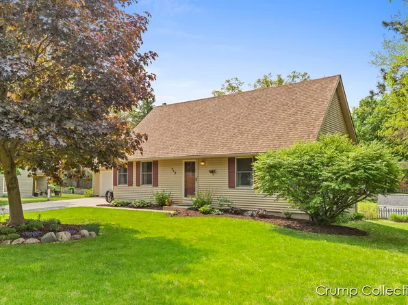 712 Delaware Ct, Lawton, MI 49065