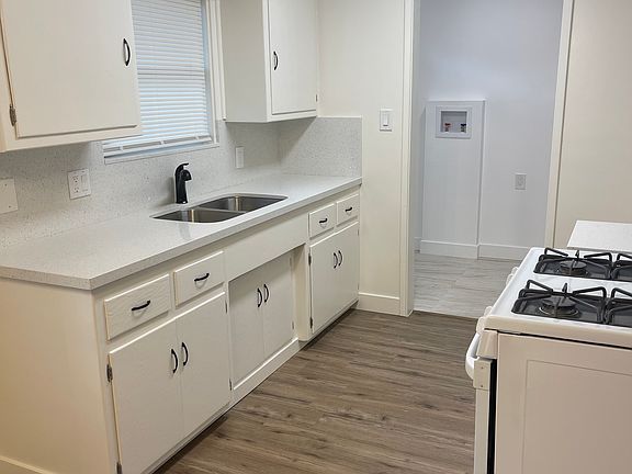 3rd image of 672 W 37th St #674