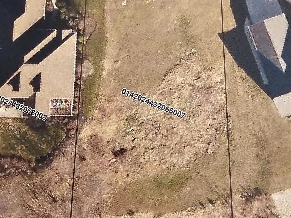 1st image of 2423 Split Rock Dr