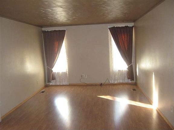 4th image of 7752 Shepherdess Dr