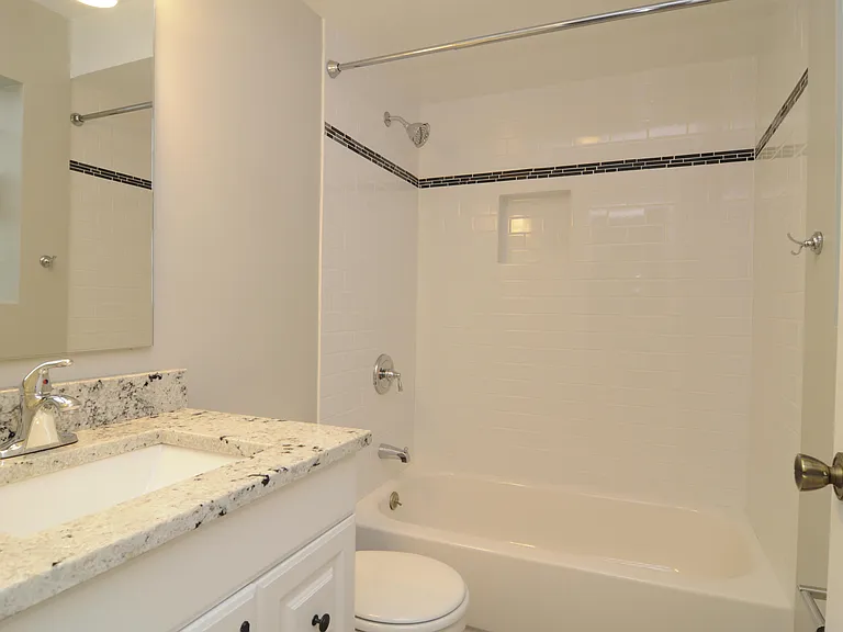1409 N Mohawk St #2 — Photo 10