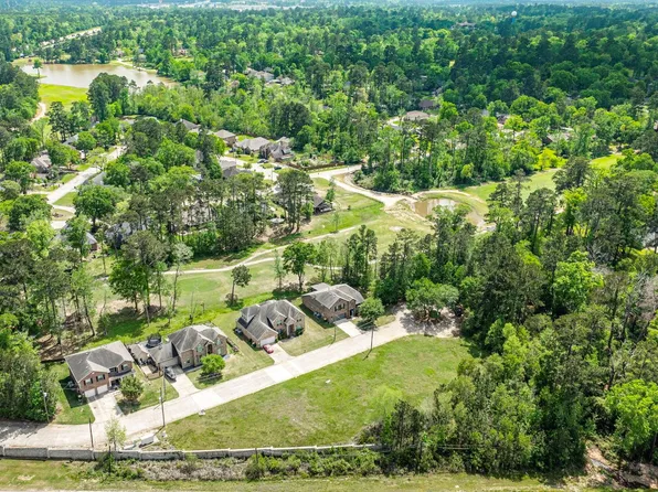 3 Stone Crk, Conroe, TX 77304