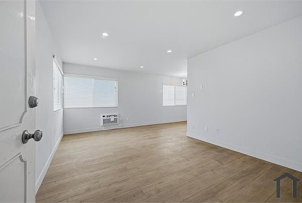 1st image of 1738 Colby Ave APT 8