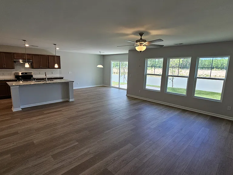 207 Chime Creek Dr — Photo 3