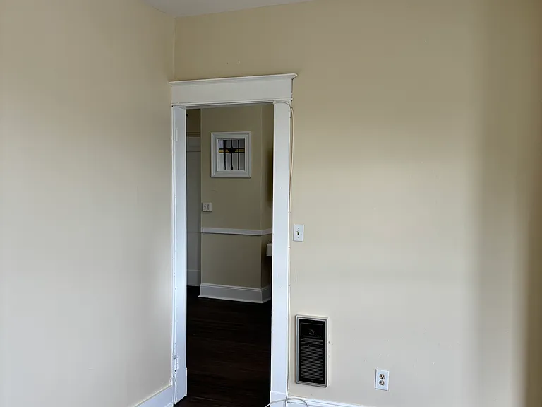 390 Madison Ave #3 — Photo 7