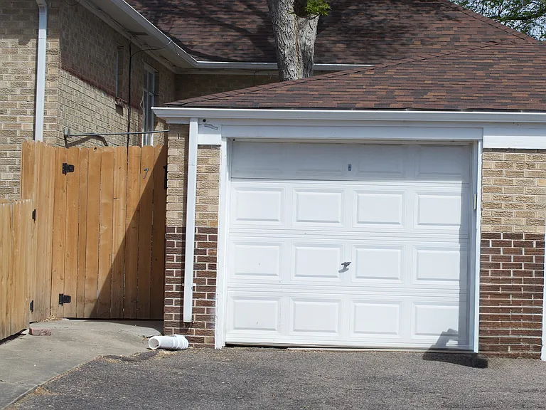 1600 Winona Ct #1 — Photo 17