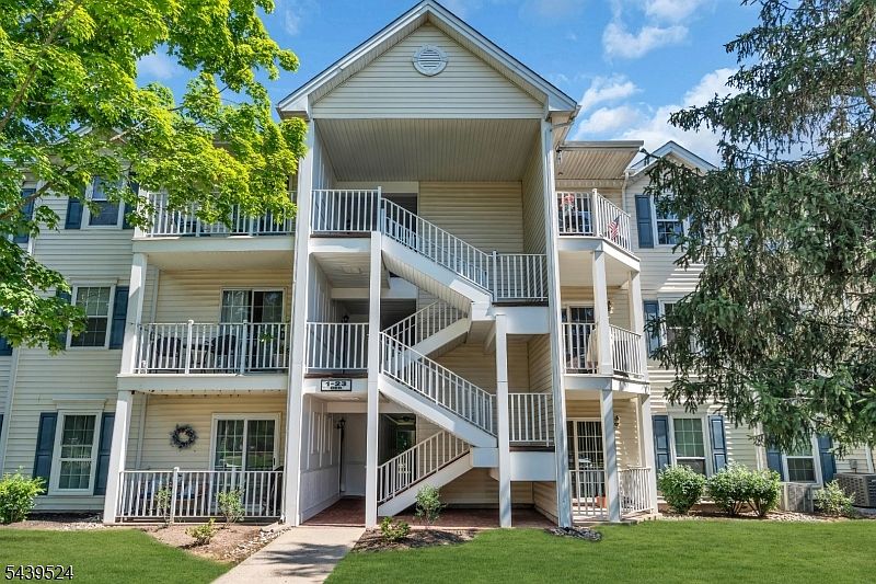 1st image of 19 Amethyst Way #19