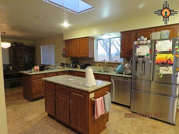 4th image of 302 Lakeshore Dr