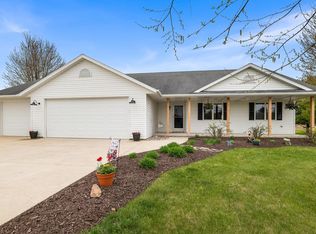 7501 Carstens Lake Rd, Manitowoc, WI 54220