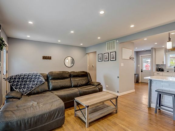 3rd image of 542 N Lincoln Ave