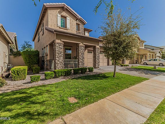 3rd image of 3426 E APPALOOSA Road