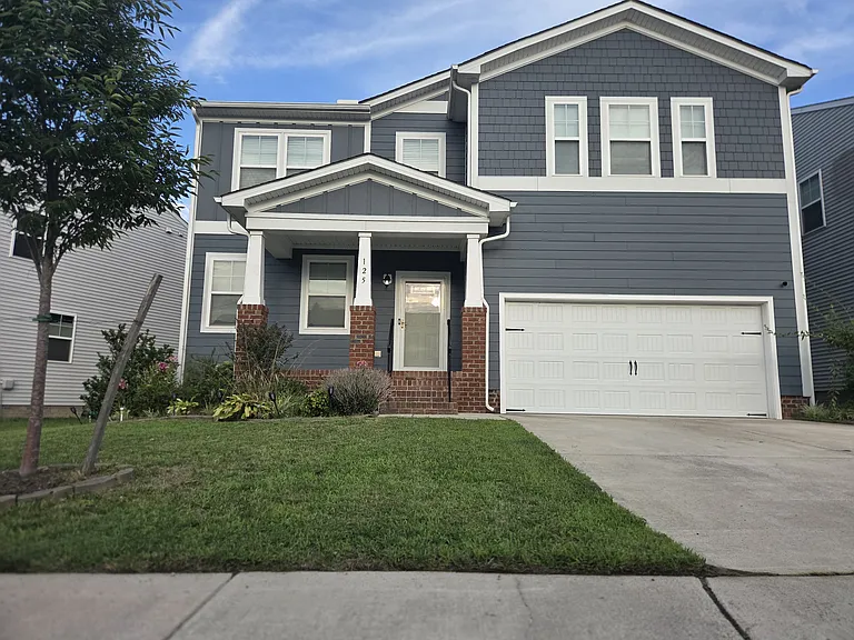 125 Meadows Landing Ln — Photo 2