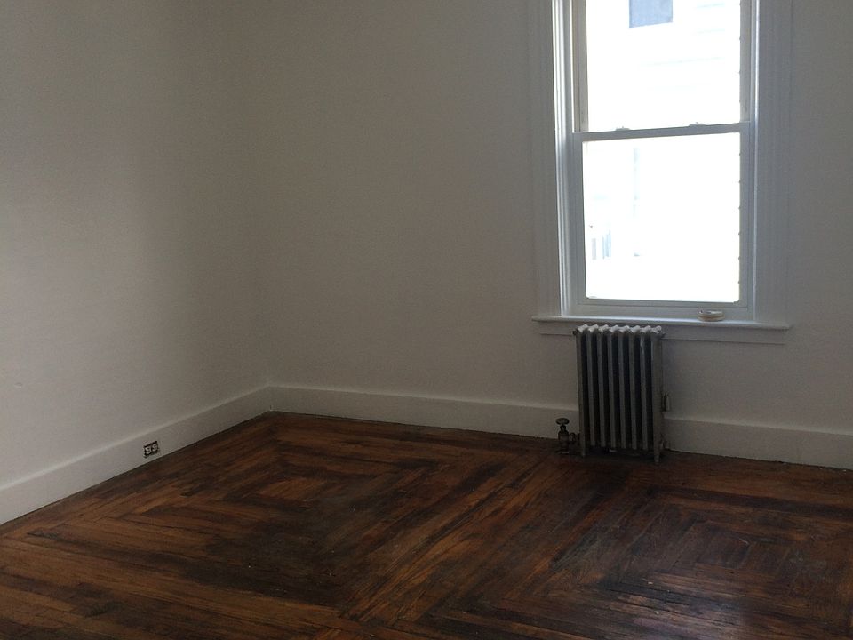 2nd image of 345 Paradis Ave #1