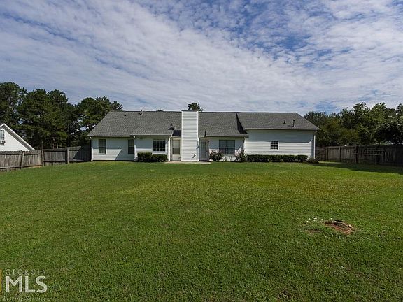 3rd image of 901 Marta Crane Dr