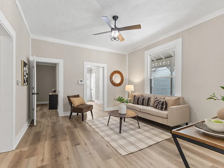 1153 Villa Ave — Photo 4
