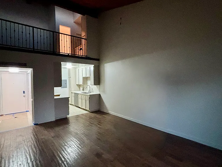 White Oak Ave — Photo 14
