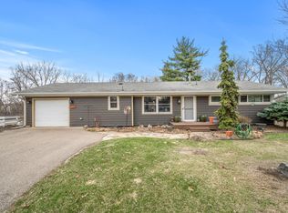 851 Emerald Ct, New Brighton, MN 55112
