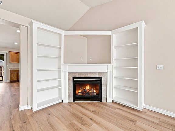 4th image of 2624 NE 80th St