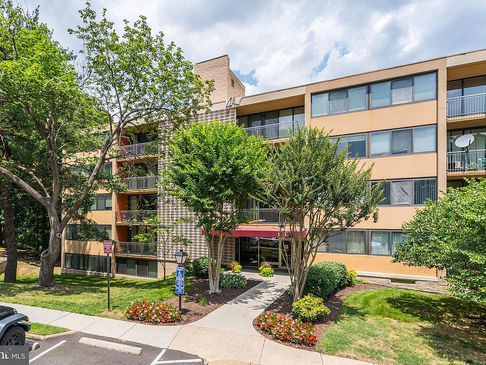 1st image of 8 S Van Dorn St APT 206
