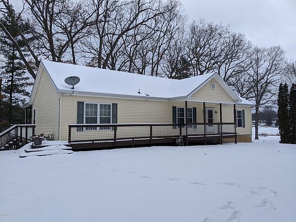 2nd image of 13310 Pine Island Dr NE