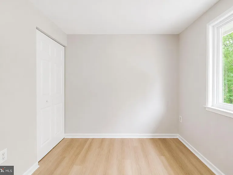 14435 Pebble Hill Ln S — Photo 37