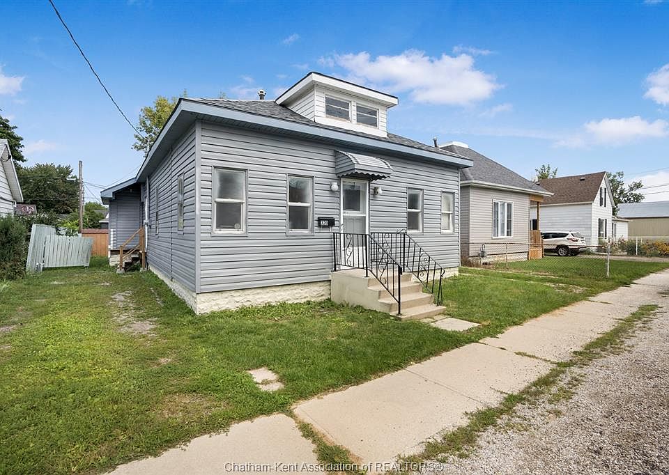 1st image of 320 Lafontaine St