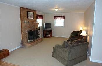 4th image of 2213 Coachman Dr