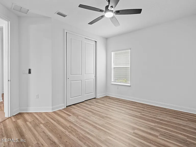 260 Oaklawn Ct — Photo 13