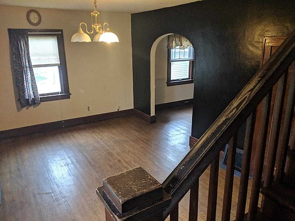 3rd image of 508 W Lusher Ave