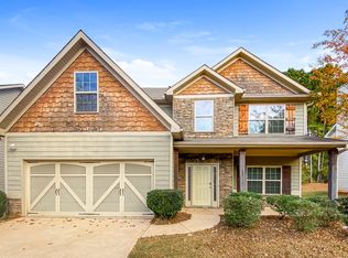 390 Cliffhaven Cir, Newnan, GA 30263