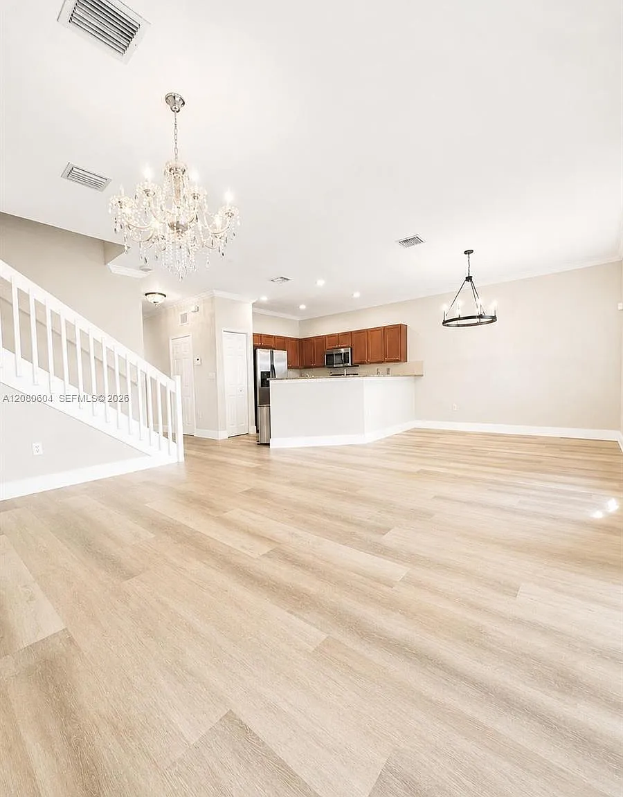 3 bed, 2.5 bath, 1754 sqft, $3,300 — Photo 4