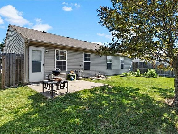 3rd image of 10657 Sedgegrass Dr