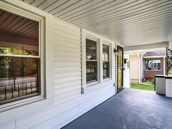 4th image of 1313 Wallace Ave