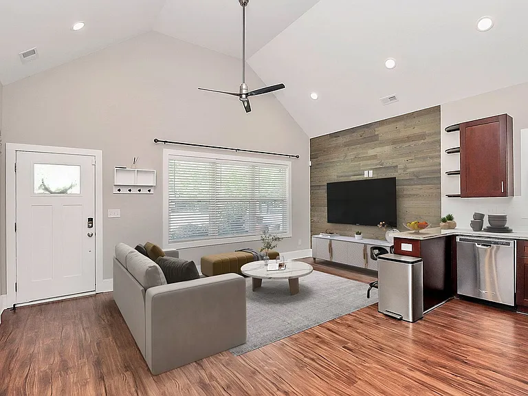 2508 Booker Ave — Photo 4