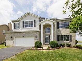 737 Oakwood St, Minooka, IL 60447